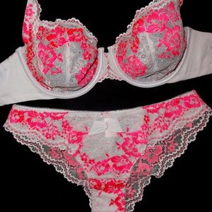 36D , M NWT Victoria's Secret Desire Set Unlined Demi Bra, Cheekini Bikini Panty